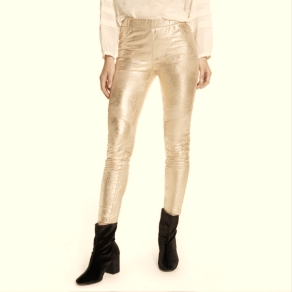 Free People Pants - NWT🌟HP🌟FREE PEOPLE Taupe Metallic Faux Suede Leggings